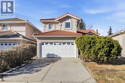 134 Hamptons Heath NW  Calgary, AB T3A 5E7