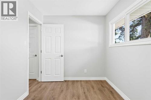 Bedroom 2 - 321 Haddon Road Sw, Calgary, AB - Indoor Photo Showing Other Room