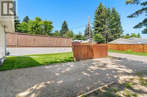 Parking Pad - 321 Haddon Road Sw, Calgary, AB - Outdoor