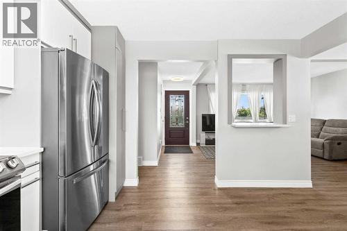 Kitchen - 321 Haddon Road Sw, Calgary, AB - Indoor