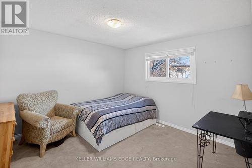 5 Giffin Road, Hamilton, ON - Indoor Photo Showing Bedroom