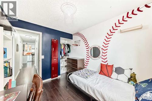 12 Taraglen Road Ne, Calgary, AB - Indoor Photo Showing Bedroom
