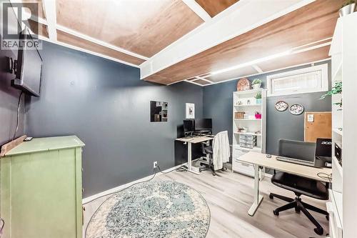 den/office - 12 Taraglen Road Ne, Calgary, AB - Indoor