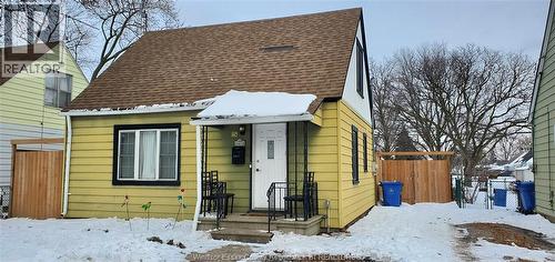 1058 CALIFORNIA  Windsor, ON N9B 2Z7
