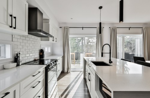 Cuisine - Rue Du Faubourg, Saint-Jérôme, QC - Indoor Photo Showing Kitchen With Upgraded Kitchen