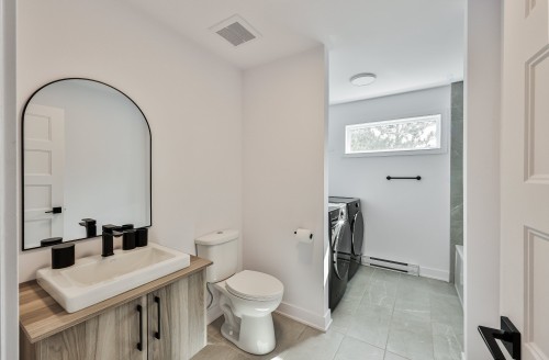 Salle de bains - Rue Du Faubourg, Saint-Jérôme, QC - Indoor Photo Showing Other Room