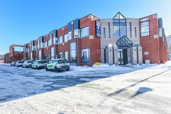 208-370 Boul. Sir-Wilfrid-Laurier  Mont-Saint-Hilaire, QC J3H 5V3
