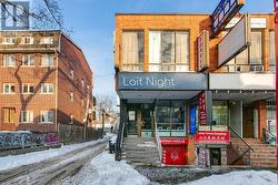 81 HURON STREET  Toronto, ON M5T 2A8