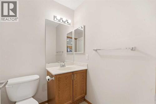 905 Arbour Lake Road Nw, Calgary, AB - Indoor Photo Showing Bathroom