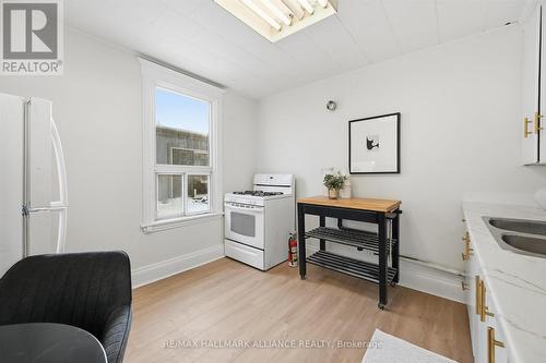 447 Wentworth Street N, Hamilton, ON - Indoor Photo Showing Kitchen With Double Sink