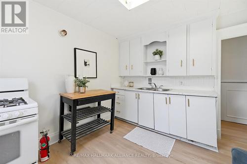 447 Wentworth Street N, Hamilton, ON - Indoor Photo Showing Kitchen With Double Sink