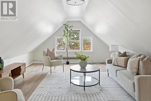 447 Wentworth Street N, Hamilton, ON - Indoor