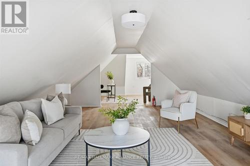 447 Wentworth Street N, Hamilton, ON - Indoor