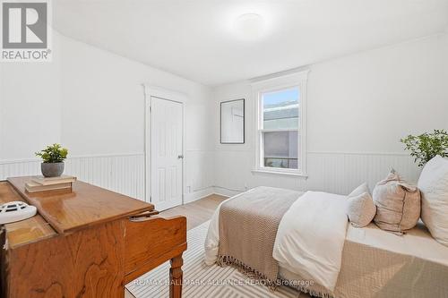 447 Wentworth Street N, Hamilton, ON - Indoor Photo Showing Bedroom