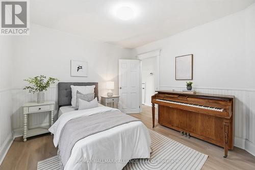 447 Wentworth Street N, Hamilton, ON - Indoor Photo Showing Bedroom
