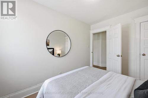 447 Wentworth Street N, Hamilton, ON - Indoor Photo Showing Bedroom