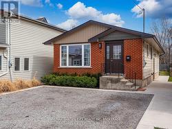 9 CHURCHILL STREET  St. Catharines (Western Hill), ON L2S 2P3