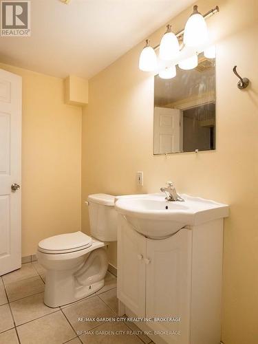 9 Churchill Street, St. Catharines (Western Hill), ON - Indoor Photo Showing Bathroom