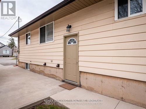 9 Churchill Street, St. Catharines (Western Hill), ON - Outdoor With Exterior
