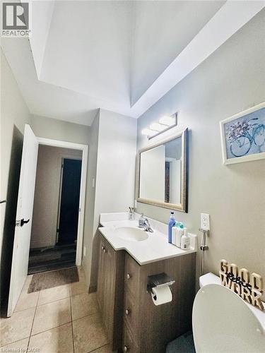 878 Upper Ottawa Street, Hamilton, ON - Indoor Photo Showing Bathroom