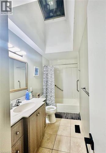 878 Upper Ottawa Street, Hamilton, ON - Indoor Photo Showing Bathroom