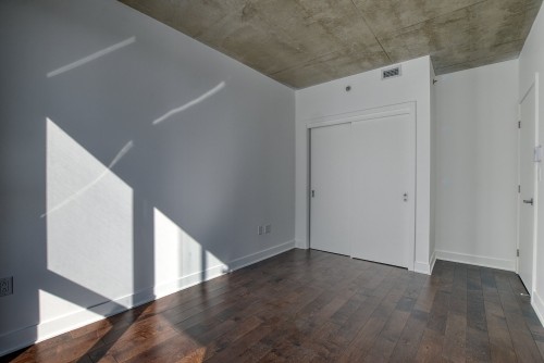 Chambre à coucher - 513-4599 Av. Clanranald, Montréal (Côte-Des-Neiges/Notre-Dame-De-Grâce), QC - Indoor Photo Showing Other Room