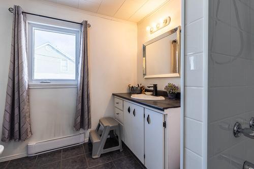 Salle de bains - 220 2E Avenue, Weedon, QC - Indoor Photo Showing Bathroom