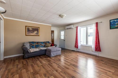 Salon - 220 2E Avenue, Weedon, QC - Indoor Photo Showing Living Room