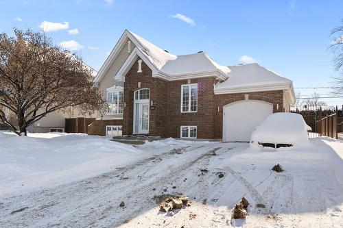 3084 Rue du Blizzard  Sainte-Marthe-Sur-Le-Lac, QC J0N 1P0