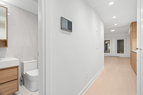 Overall view - 907-1518 Rue Sherbrooke O., Montréal (Ville-Marie), QC - Indoor Photo Showing Bathroom