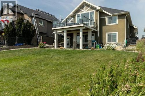 11 Muirfield Close, Lyalta, AB - Outdoor