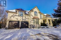108 LIVNO COMMON  Oakville, ON L6L 1H1