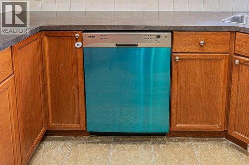 427 Saddlebrook Way Ne, Calgary, AB - Indoor Photo Showing Kitchen