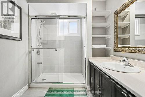 Full Bath (3PC) on 2nd Level - 808 Torsa Court, Ottawa, ON - Indoor Photo Showing Bathroom