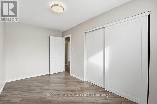 2039 St. Laurent Boulevard, Ottawa, ON 