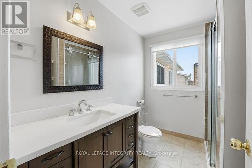 2039 St. Laurent Boulevard, Ottawa, ON 