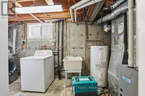 2039 St. Laurent Boulevard, Ottawa, ON 