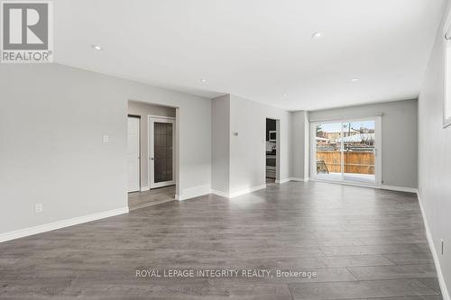 2039 St. Laurent Boulevard, Ottawa, ON 