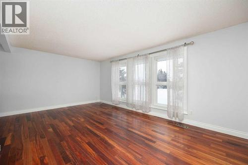 137 Deep Road, Fort Mcmurray, AB - Indoor Photo Showing Other Room