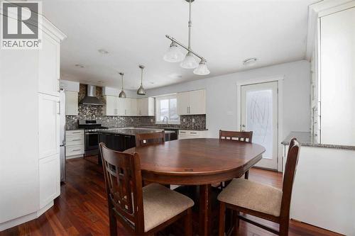 137 Deep Road, Fort Mcmurray, AB - Indoor Photo Showing Dining Room