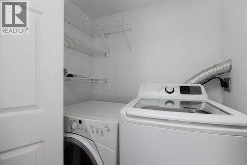 137 Deep Road, Fort Mcmurray, AB - Indoor Photo Showing Laundry Room