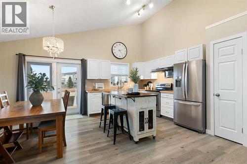 20 Willow Brook Crescent Nw, Airdrie, AB - Indoor Photo Showing Other Room