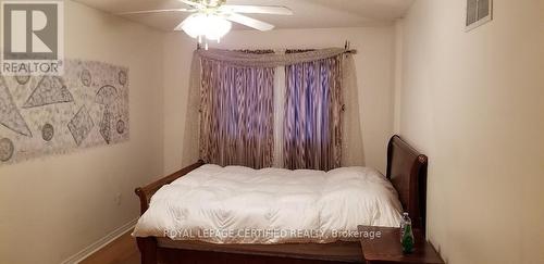 1406 Emerson Lane, Mississauga, ON - Indoor Photo Showing Bedroom