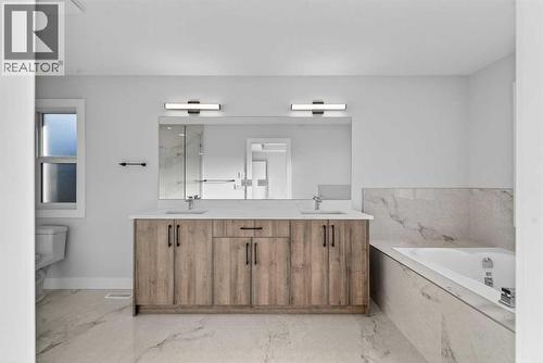 202 Kinniburgh Loop, Chestermere, AB - Indoor Photo Showing Bathroom