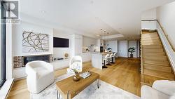 617 - 899 COLLEGE STREET  Toronto, ON M6H 1A1