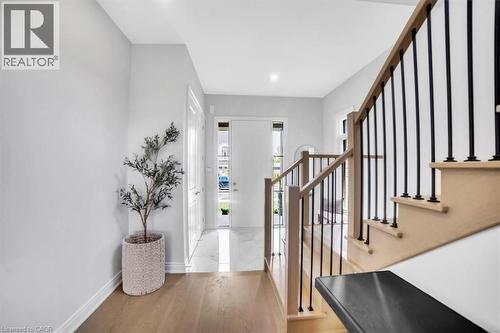 87 Aquasanta Crescent, Hamilton, ON 