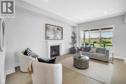 87 Aquasanta Crescent, Hamilton, ON 