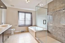 Salle de bains attenante à la CCP - 