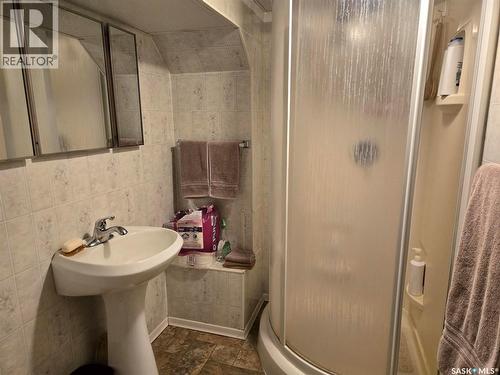 226 1St Street W, Kyle, SK - Indoor Photo Showing Bathroom