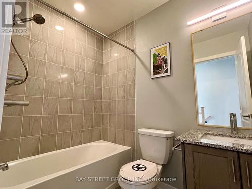 13 - 370 Red Maple Road, Richmond Hill, ON - Indoor Photo Showing Bathroom